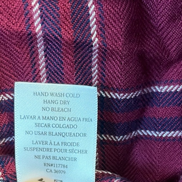 Rails Button Up Hunter Plaid Shirt in Merlot Navy White Sz XS EUC Red Blue - Picture 13 of 13